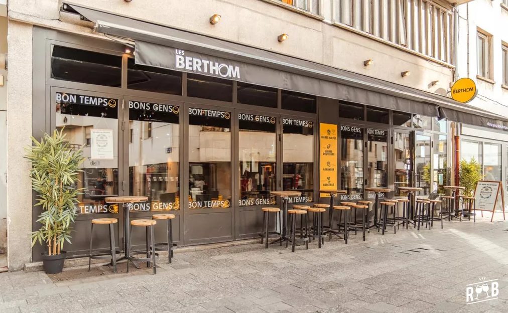 La façade des Berthom, le bar de notre premier soir